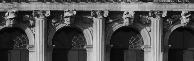 Palazzo Flangini. Teste in chiave d'arco del primo piano nobile