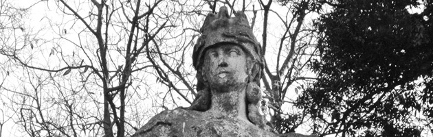 Punta di Sant'Andrea. Statua marmorea maschile 