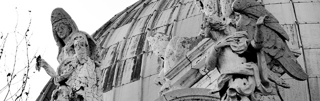 Chiesa della Madonna della Salute. Gruppo scultoreo sul lato est