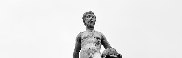 Ala del Palazzo Reale. Balaustra con divinità classiche