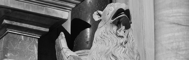 Basilica di San Marco. Uno dei due grifoni